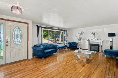 2705 Glendale Road