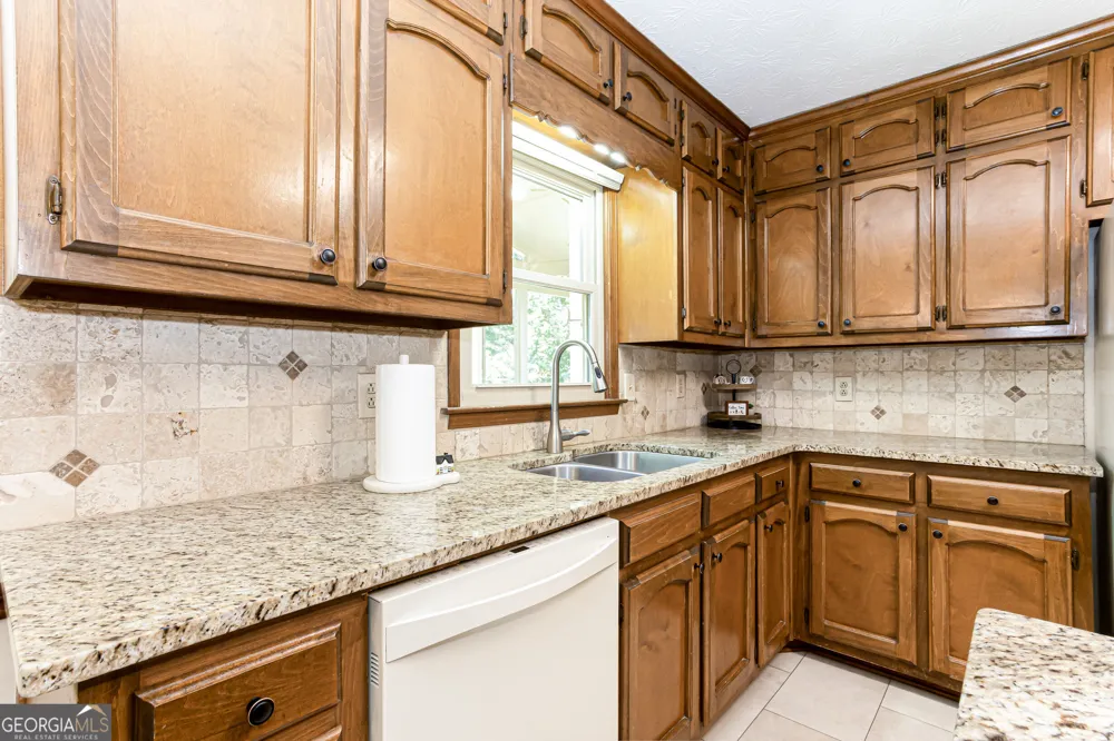 2431 Chimney Top Lane Snellville, GA 30078