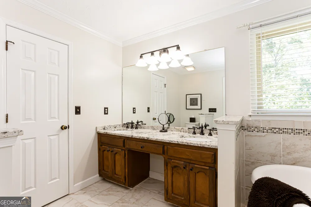 2431 Chimney Top Lane Snellville, GA 30078