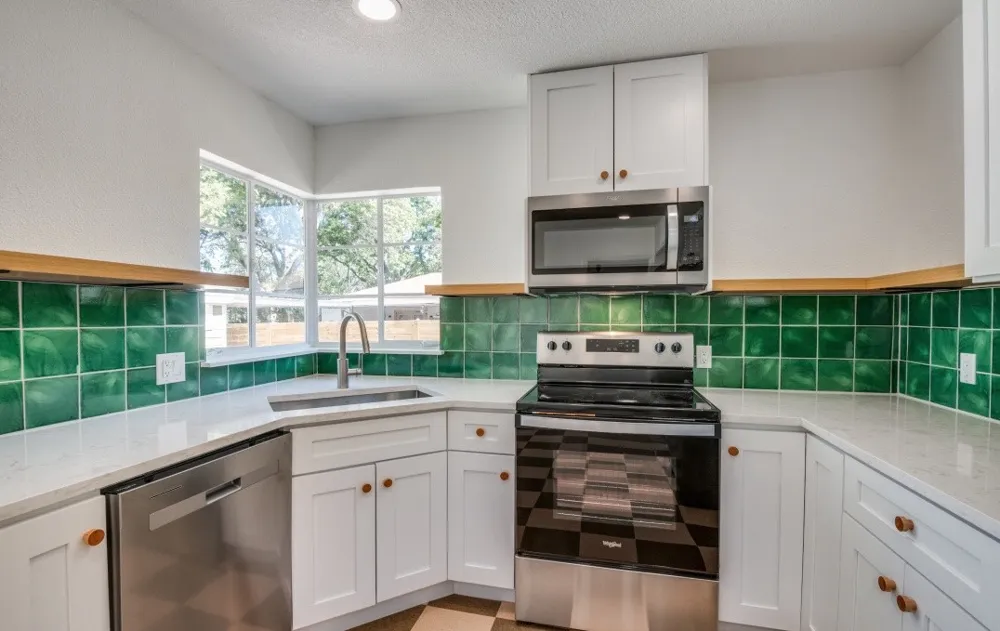 2433 Southwood Drive Dallas, TX 75233