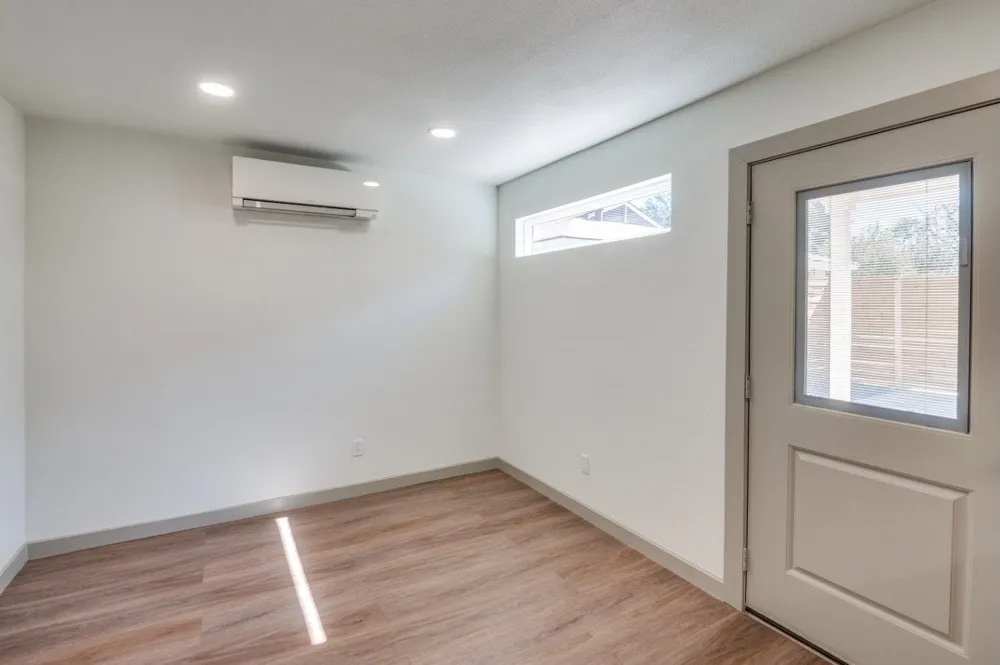 2433 Southwood Drive Dallas, TX 75233