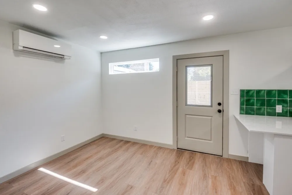 2433 Southwood Drive Dallas, TX 75233
