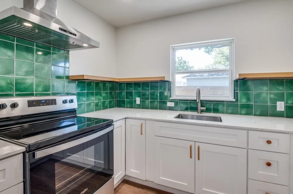 2433 Southwood Drive Dallas, TX 75233