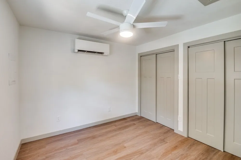 2433 Southwood Drive Dallas, TX 75233