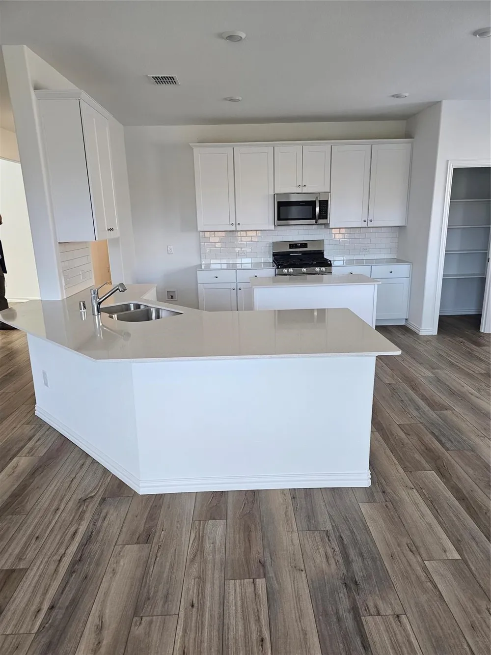 2406 Bold Venture Drive Forney, TX 75126