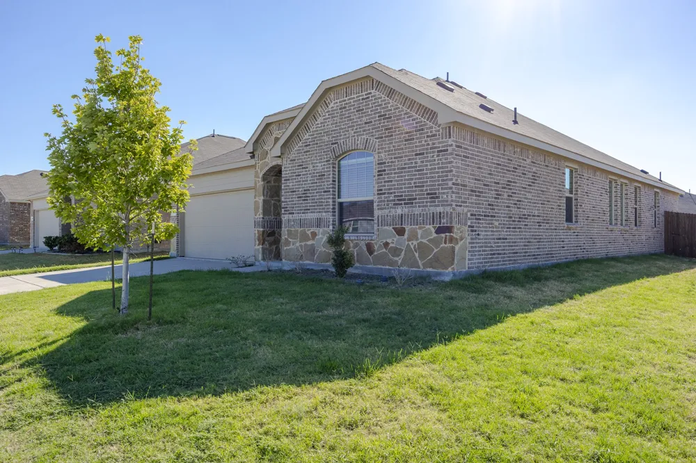 2406 Bold Venture Drive Forney, TX 75126