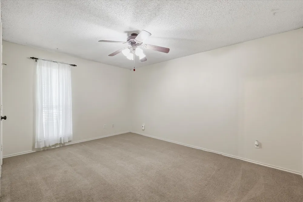 1000 Oxfordshire Drive Carrollton, TX 75007