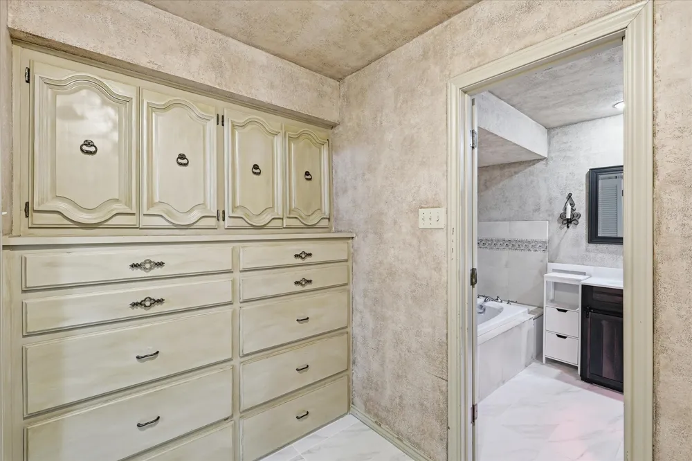 1000 Oxfordshire Drive Carrollton, TX 75007