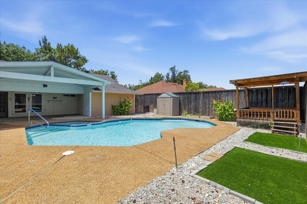 1000 Oxfordshire Drive Carrollton, TX 75007
