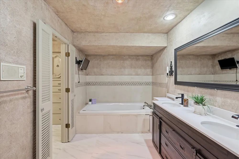 1000 Oxfordshire Drive Carrollton, TX 75007