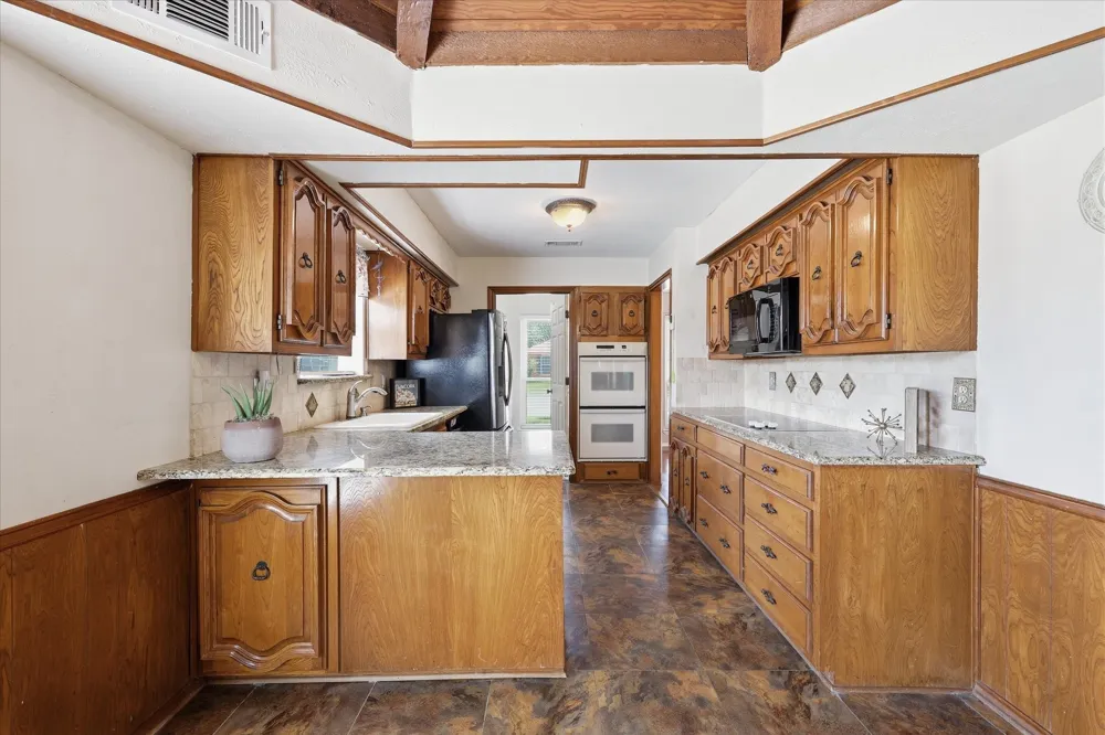 1000 Oxfordshire Drive Carrollton, TX 75007