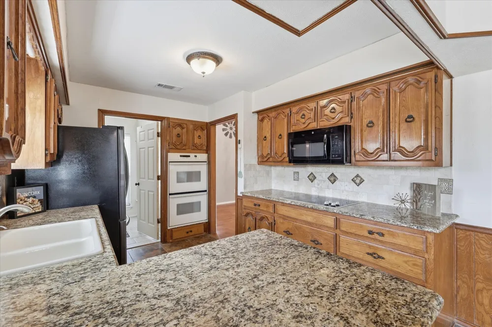1000 Oxfordshire Drive Carrollton, TX 75007