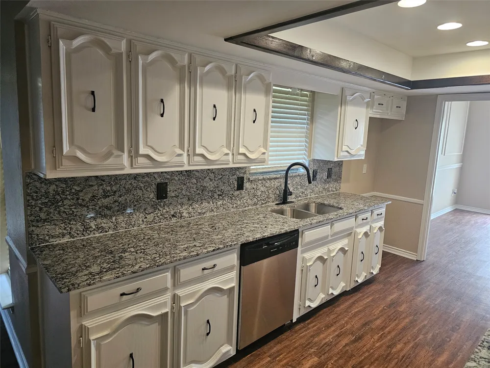 1340 Grand Teton Drive DeSoto, TX 75115
