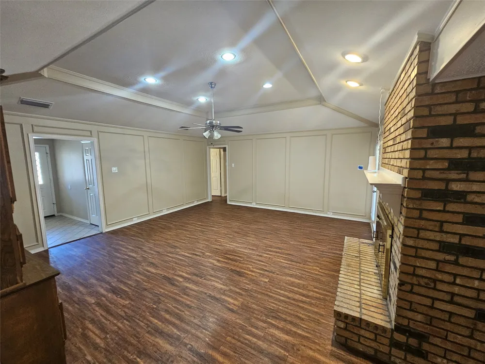 1340 Grand Teton Drive DeSoto, TX 75115