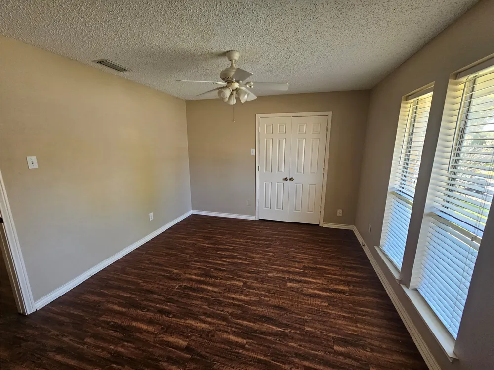 1340 Grand Teton Drive DeSoto, TX 75115