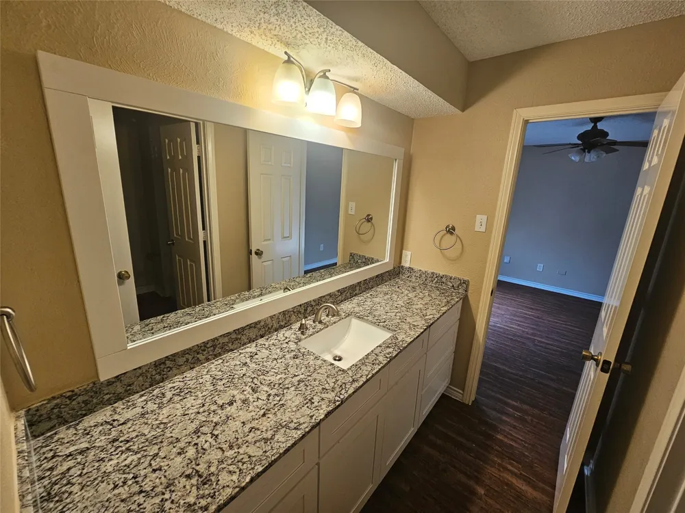 1340 Grand Teton Drive DeSoto, TX 75115