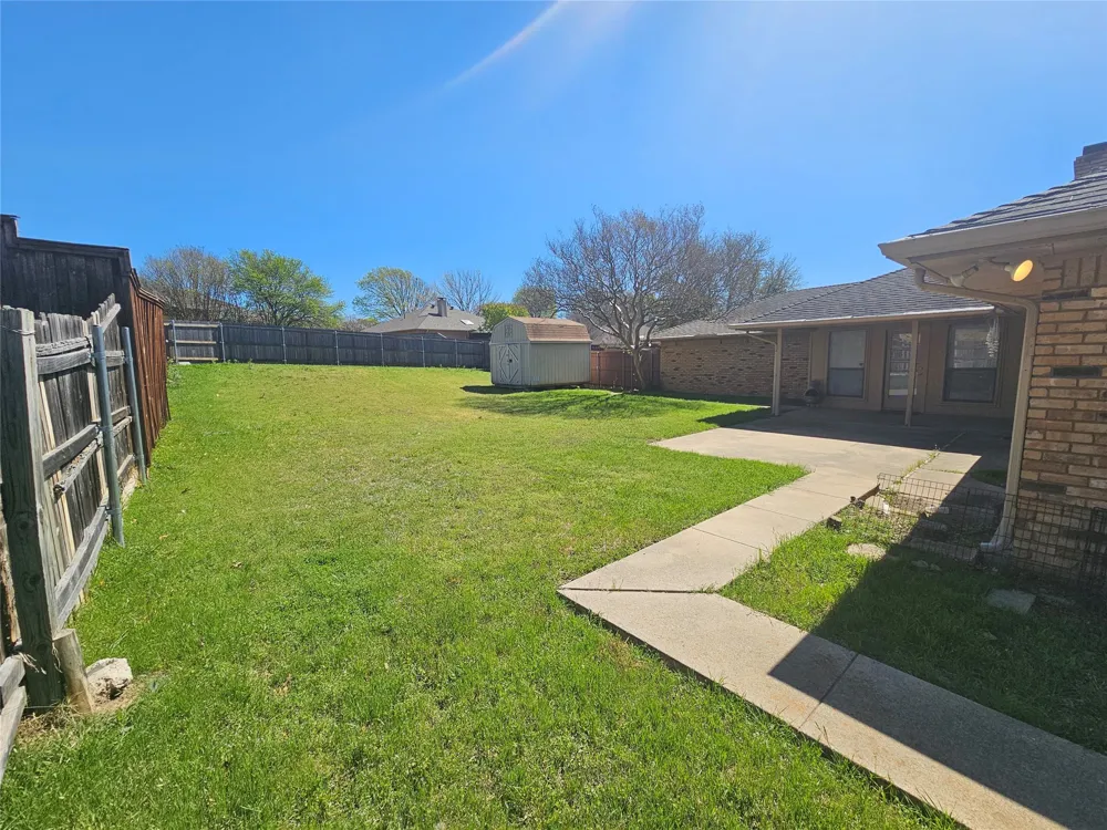 1340 Grand Teton Drive DeSoto, TX 75115
