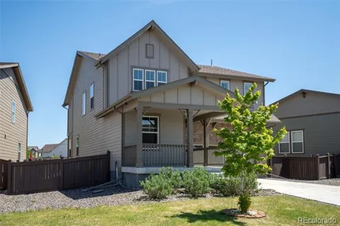 1916 Coopers Hawk Court