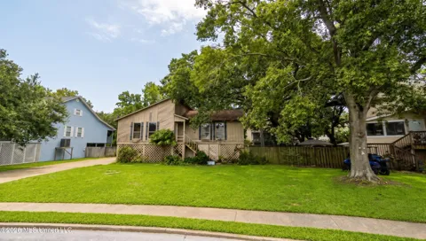4304 Shadow Wood Circle