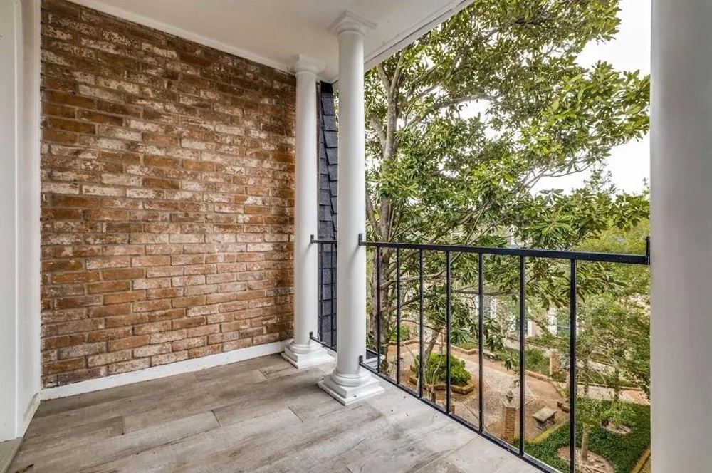 357 Post Oak Lane #304 Houston, TX 77024