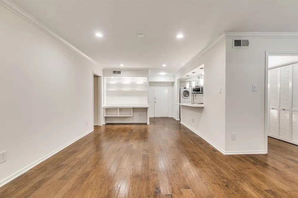 357 Post Oak Lane #304 Houston, TX 77024