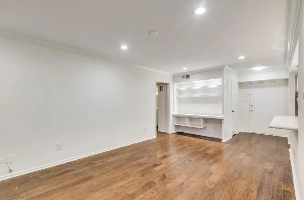 357 Post Oak Lane #304 Houston, TX 77024