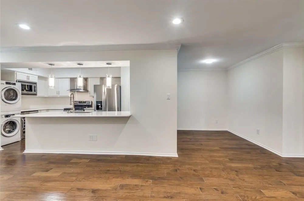 357 Post Oak Lane #304 Houston, TX 77024