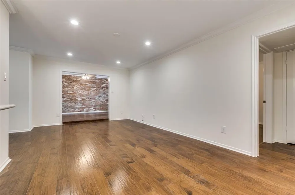 357 Post Oak Lane #304 Houston, TX 77024