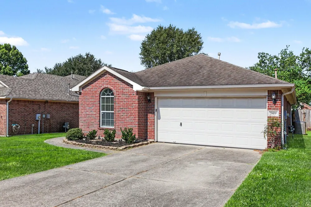 7819 Mary Katheryns Crossing Conroe, TX 77304