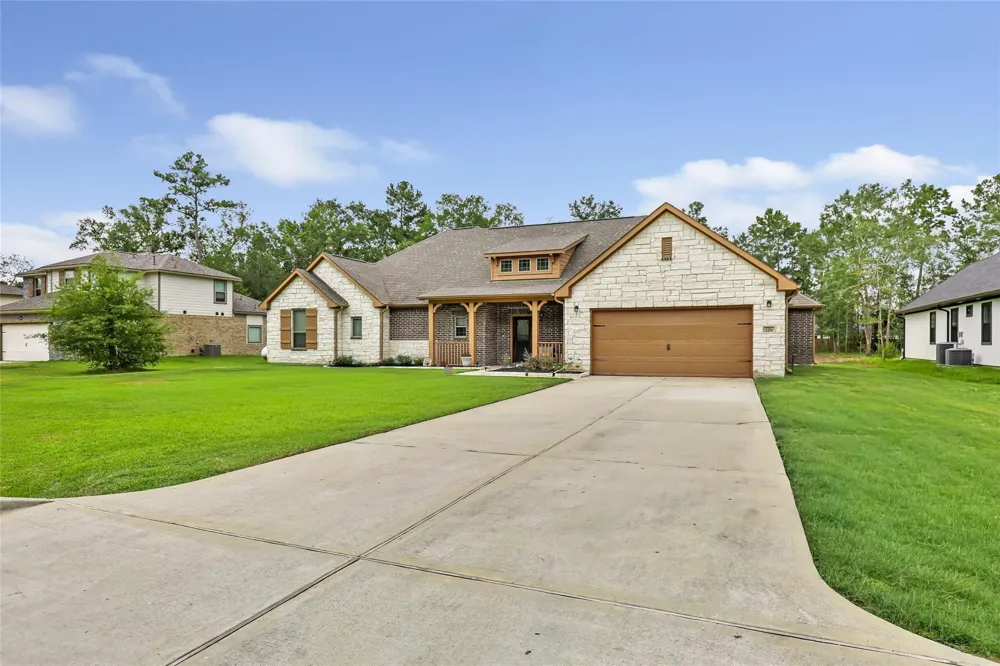 229 Road 66111 Dayton, TX 77535