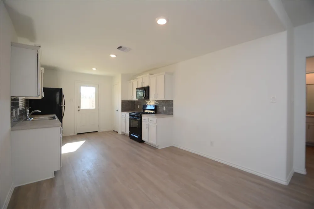 1319 Winding Willow Drive Pinehurst, TX 77362