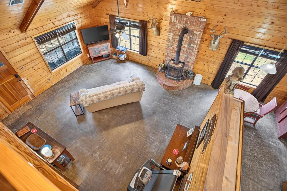 659 County Road 1535 Crockett, TX 75835