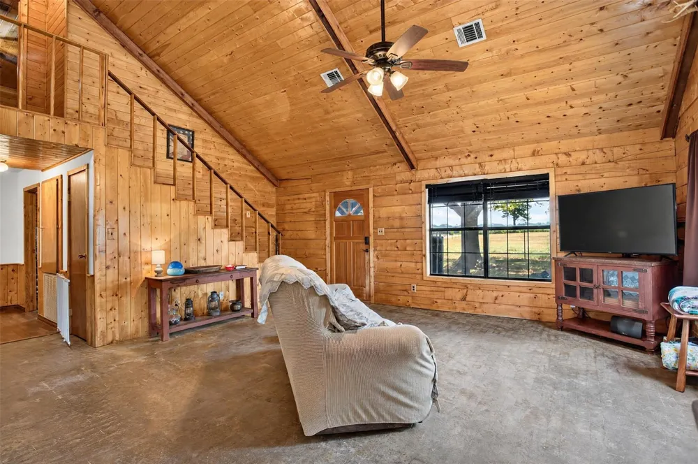 659 County Road 1535 Crockett, TX 75835