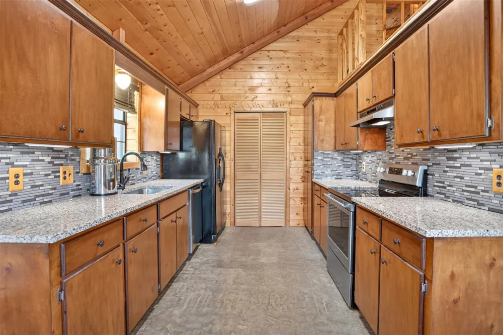 659 County Road 1535 Crockett, TX 75835