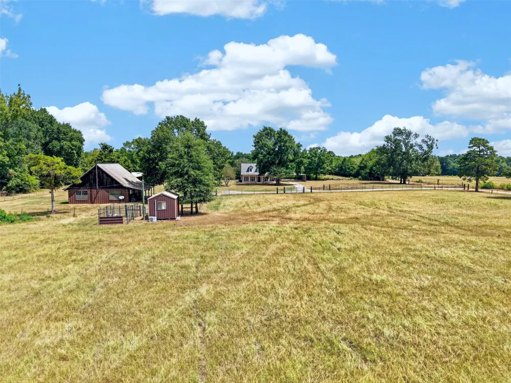 659 County Road 1535 Crockett, TX 75835