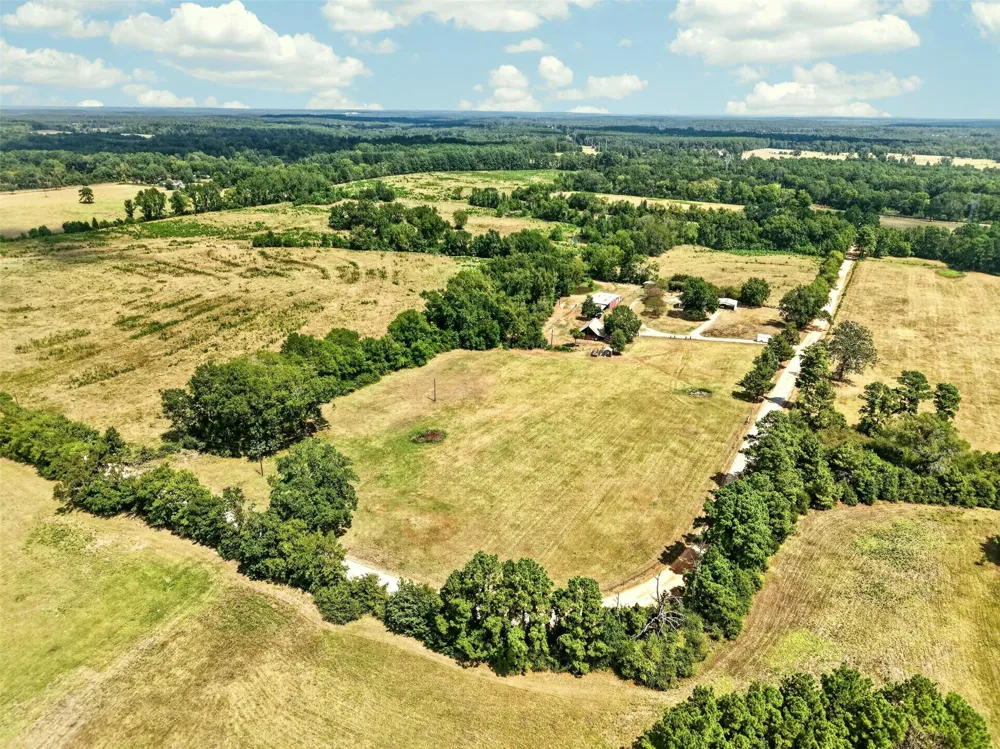 659 County Road 1535 Crockett, TX 75835