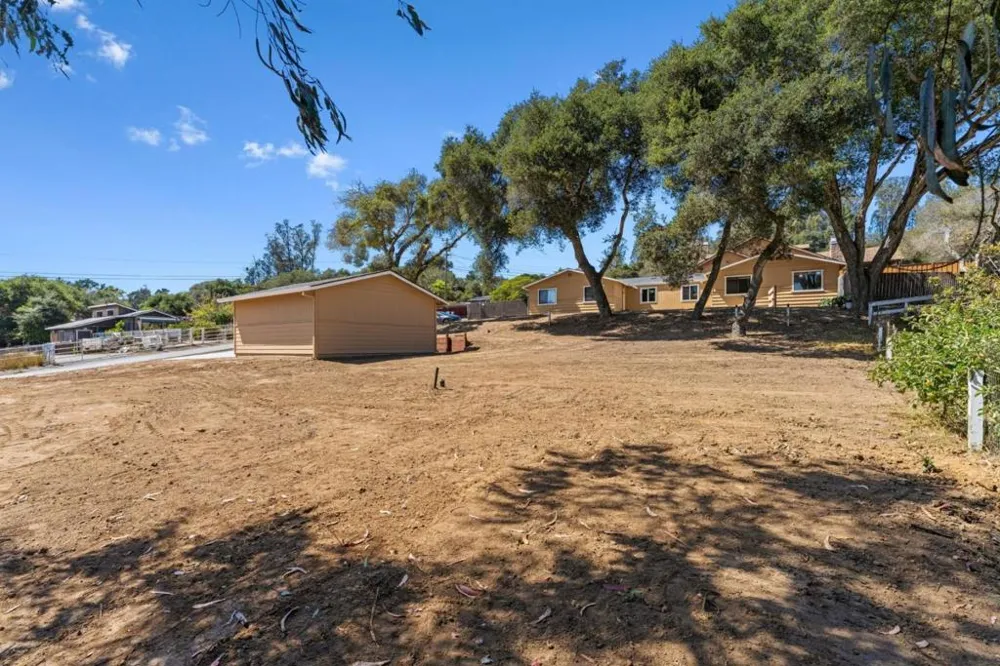 76857695 Pine Tree Salinas, CA 93907