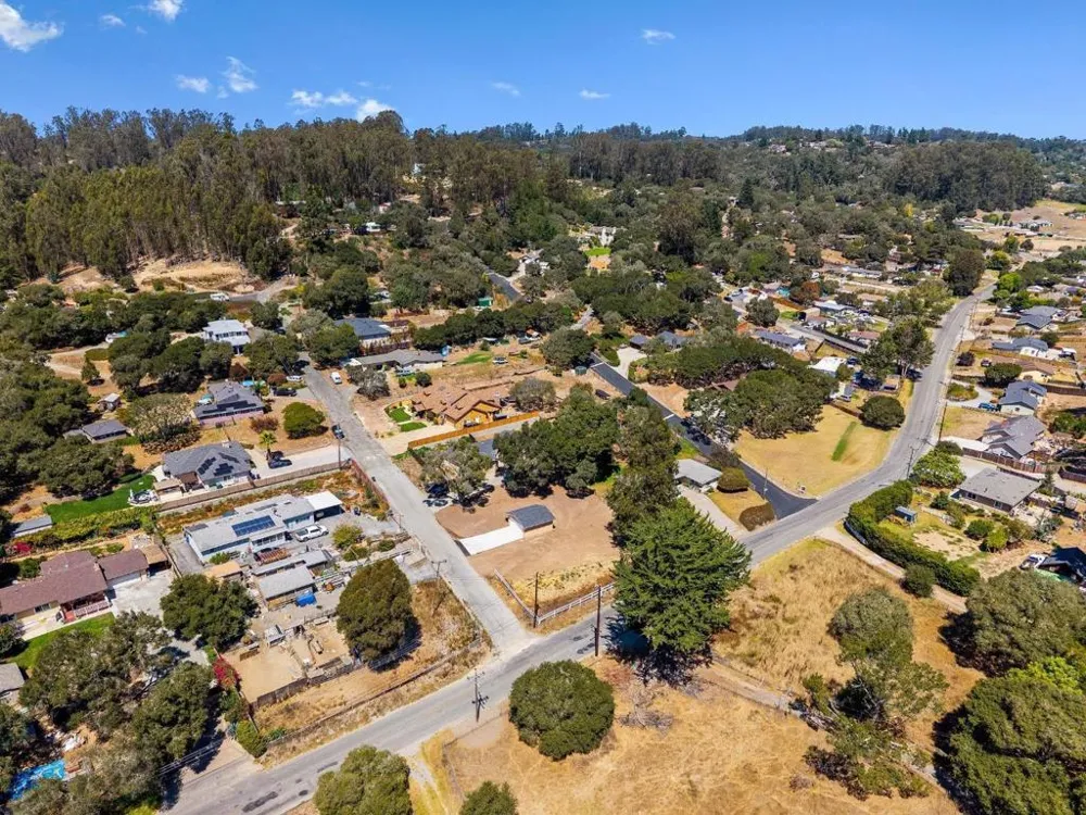 76857695 Pine Tree Salinas, CA 93907