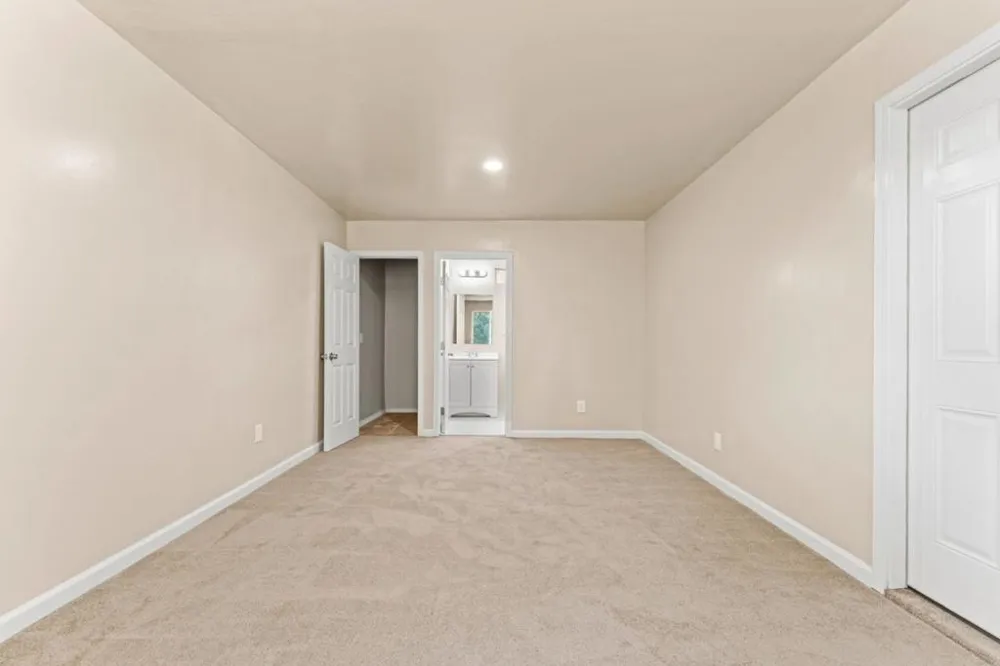 76857695 Pine Tree Salinas, CA 93907