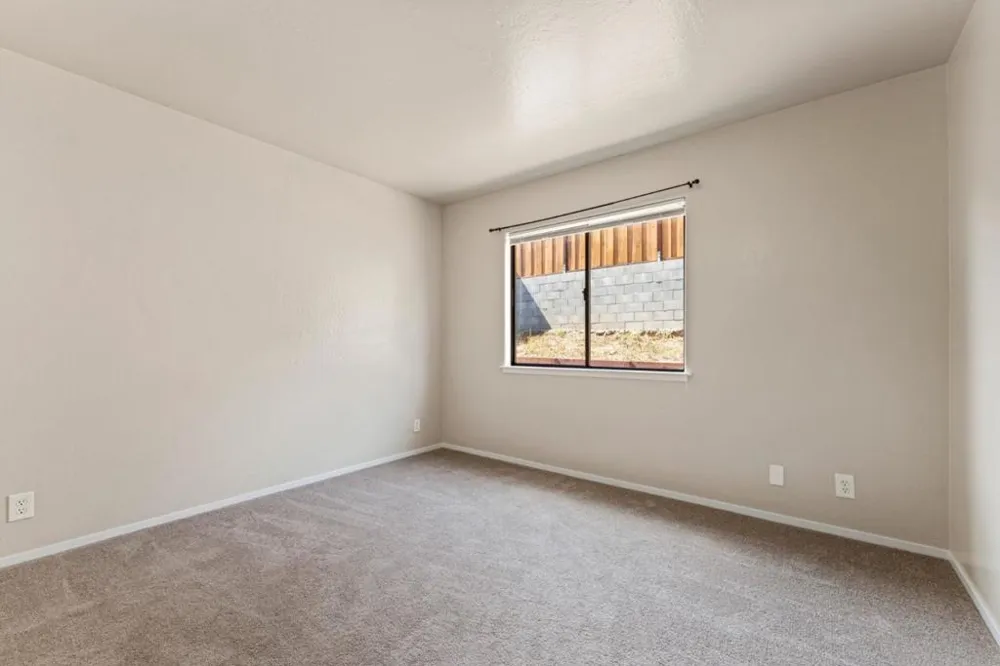76857695 Pine Tree Salinas, CA 93907