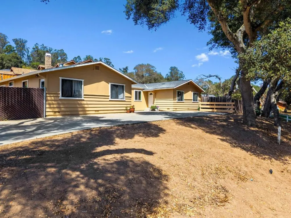 76857695 Pine Tree Salinas, CA 93907