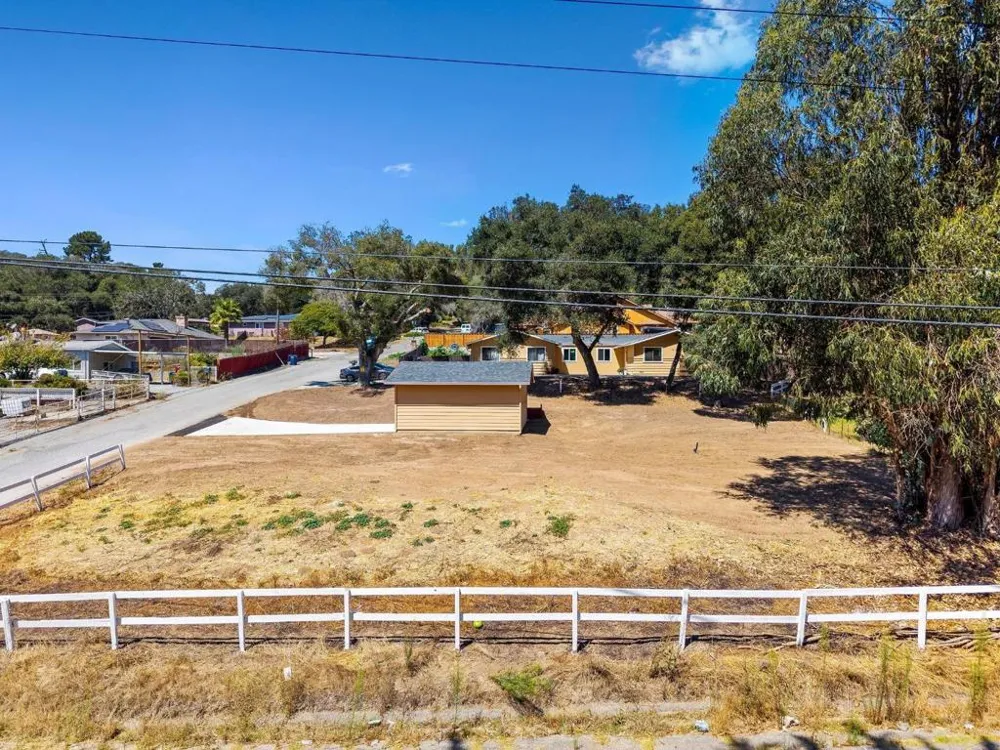 76857695 Pine Tree Salinas, CA 93907