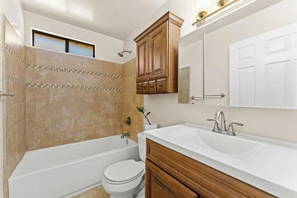 76857695 Pine Tree Salinas, CA 93907
