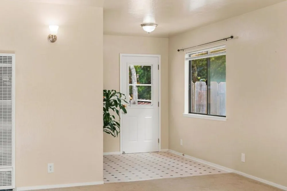 76857695 Pine Tree Salinas, CA 93907