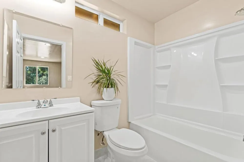 76857695 Pine Tree Salinas, CA 93907