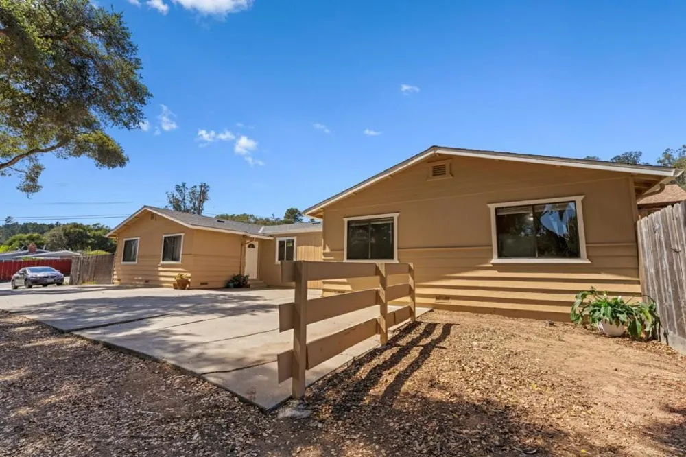 76857695 Pine Tree Salinas, CA 93907