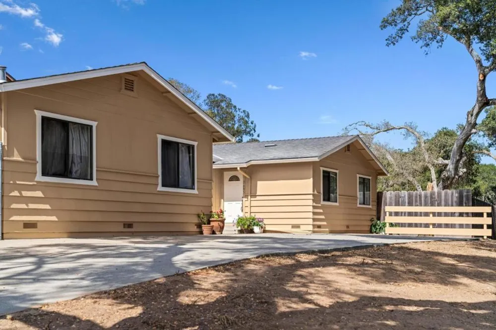 76857695 Pine Tree Salinas, CA 93907