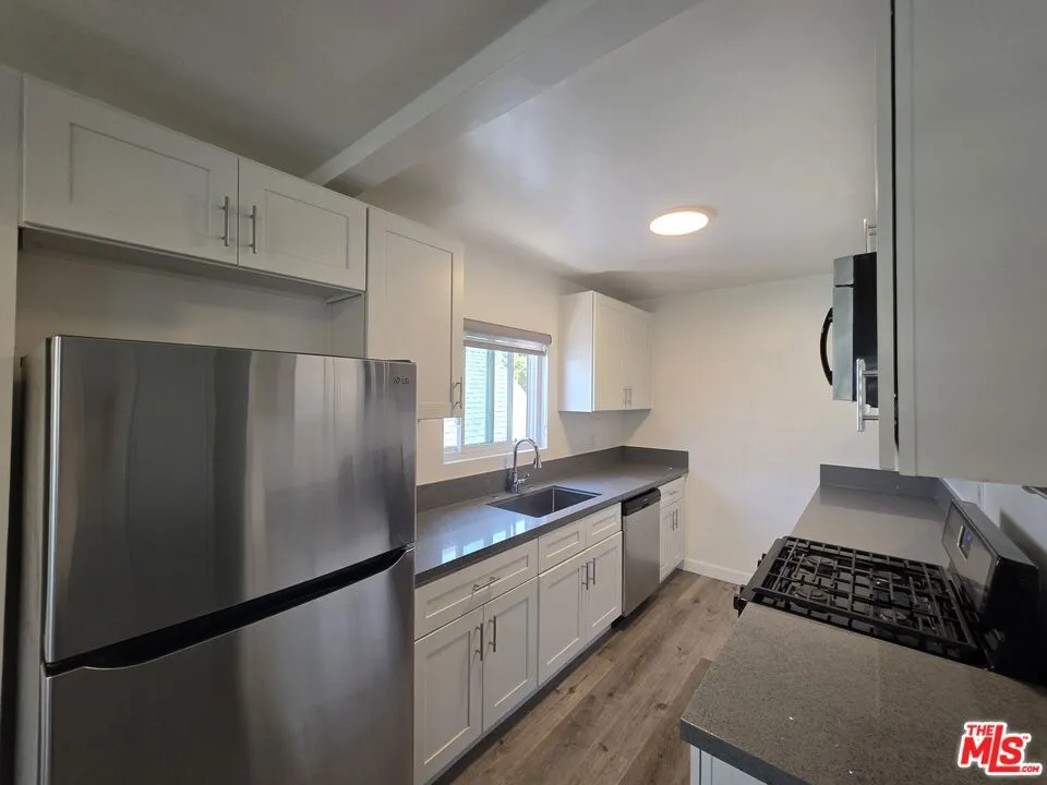 10734 Palms Boulevard #3 Los Angeles, CA 90034