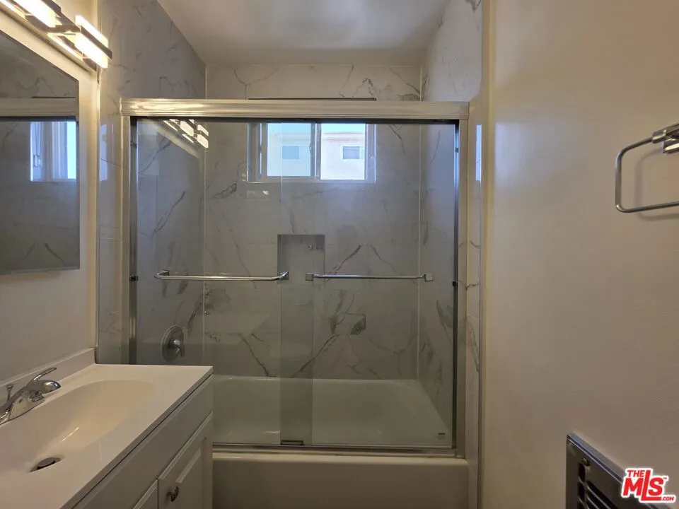 10734 Palms Boulevard #3 Los Angeles, CA 90034