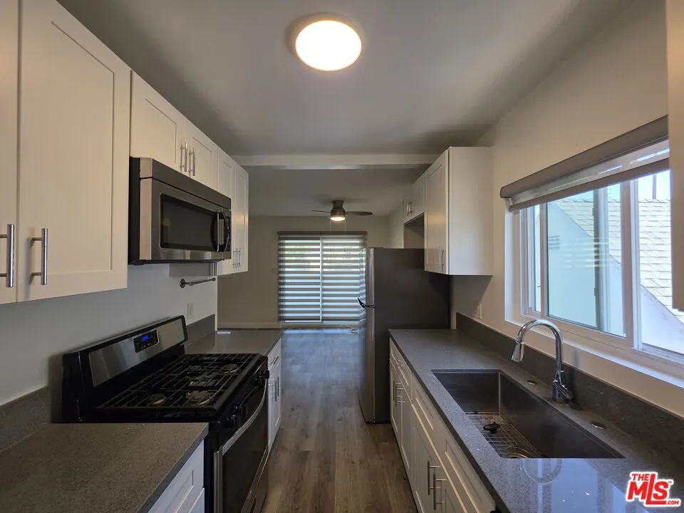 10734 Palms Boulevard #3 Los Angeles, CA 90034